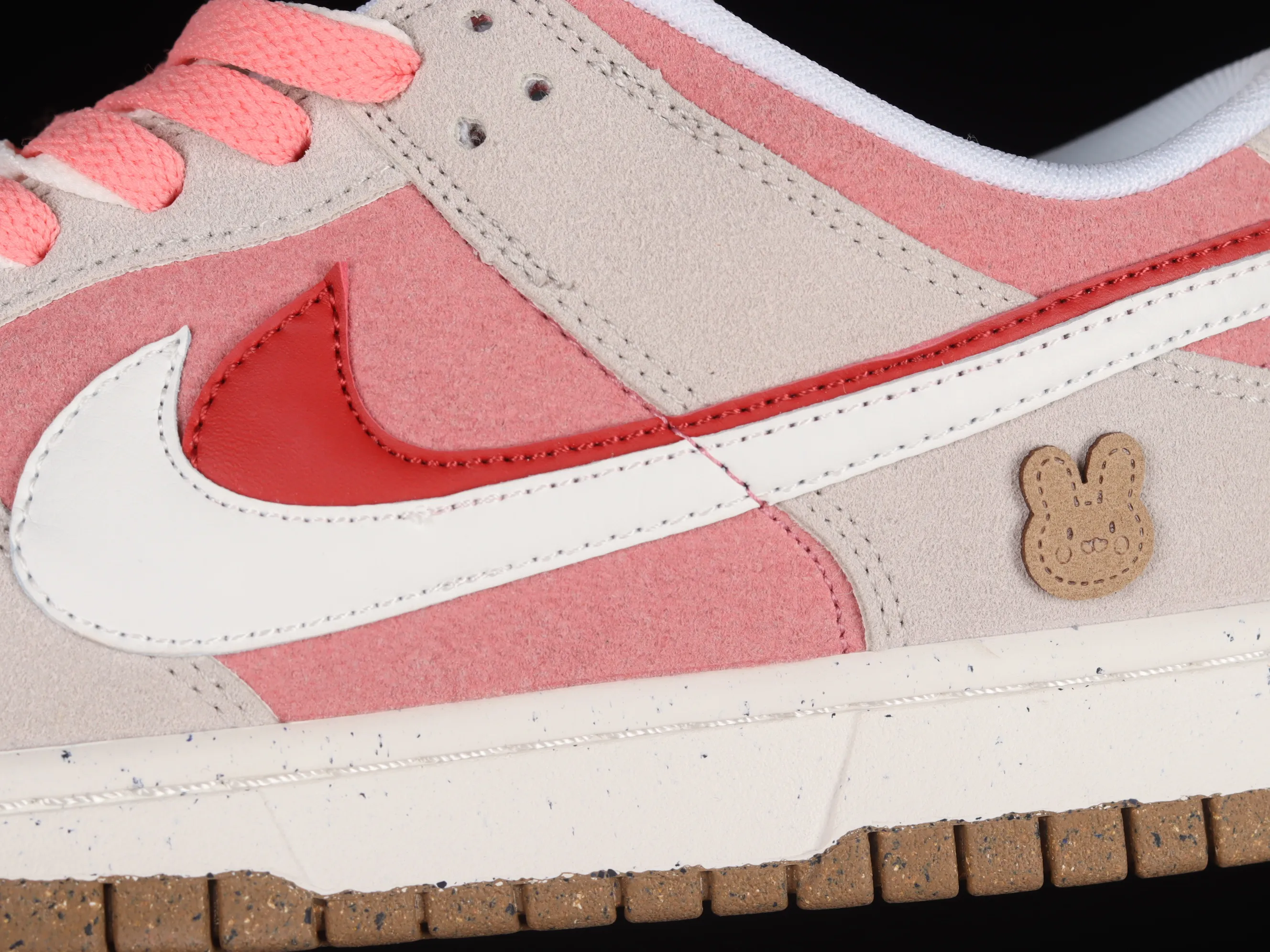 All Categories Nk SB Dunk Series Nk SB Dunk Low Low-top Sneakers Cost-effective Edition Nk Dunk Low SE 2023 Year of the Rabbit Limited SB Smashing Backboard Fashion Casual Sneakers DO9457-100